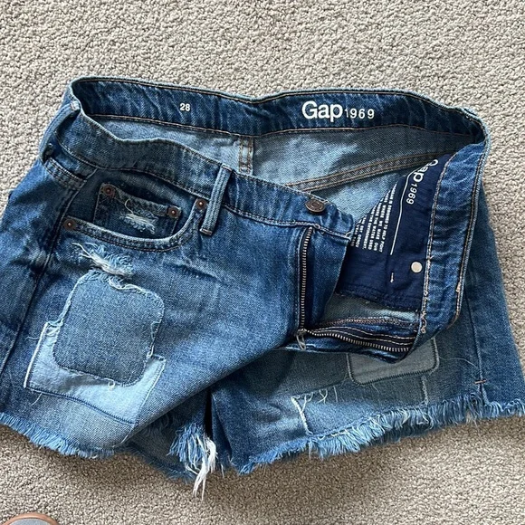 Gap girlfriend patchwork patch frayed shorts 28 - Picture 3 of 3